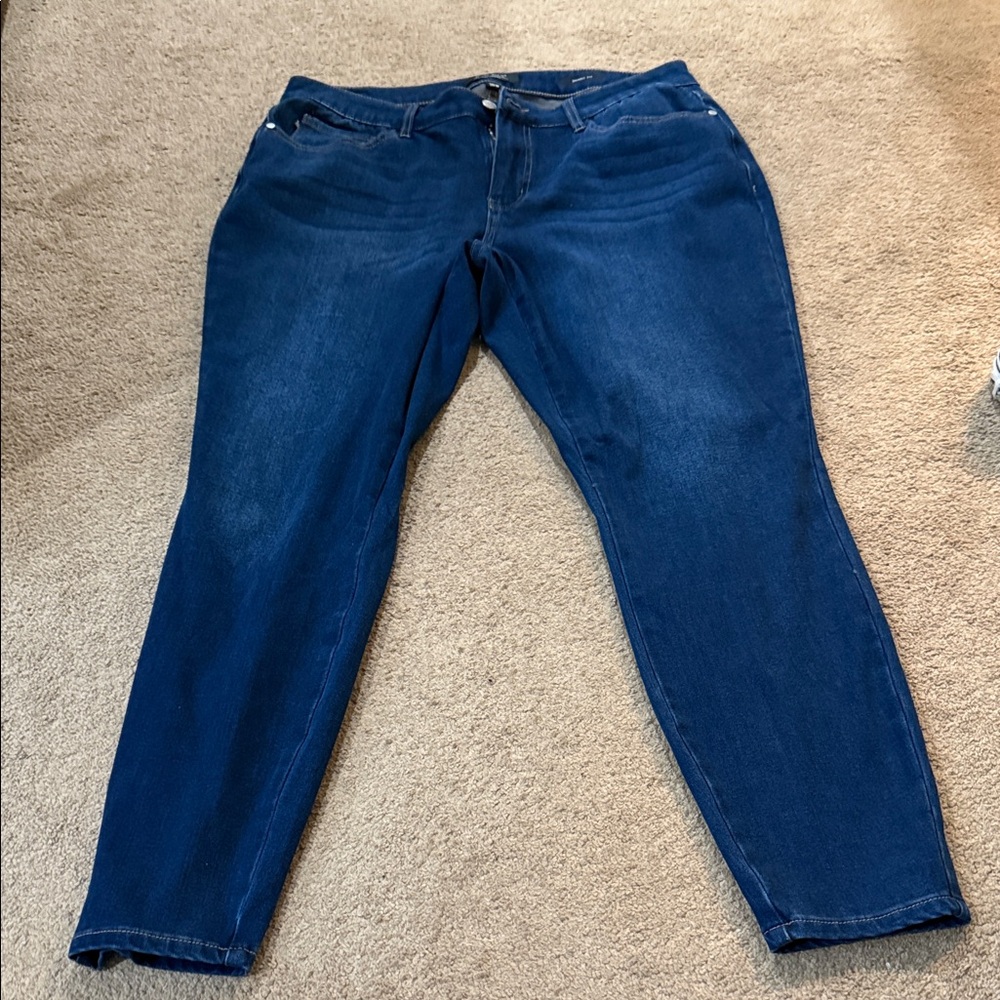 Judy Blue Dark Wash Skinny Jeans. No distressing. Stretch